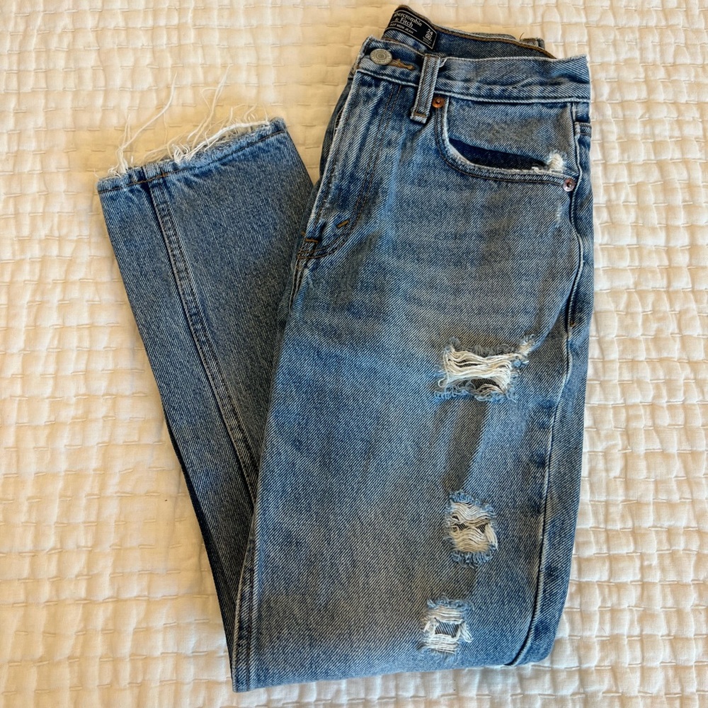 Abercrombie & Fitch Mom Jeans